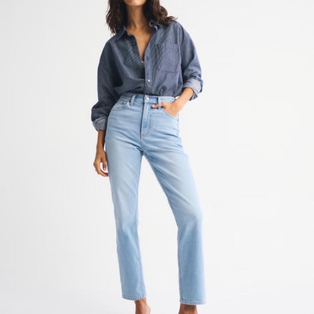 Abercrombie & Fitch- Light Wash Ultra High Rise Straight Leg Jeans
